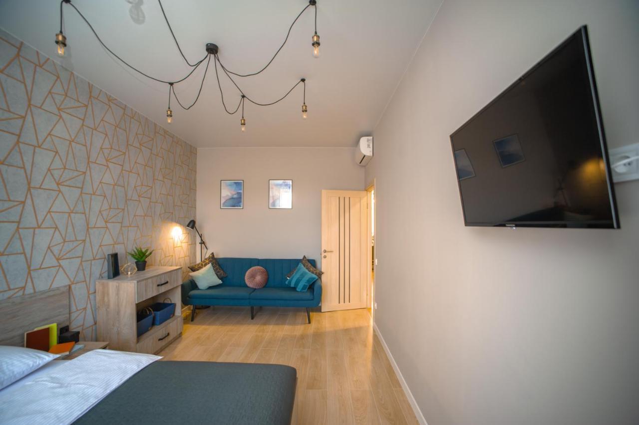 3 Bedroom, 2 Bathroom Apartment Near Forum לבוב מראה חיצוני תמונה