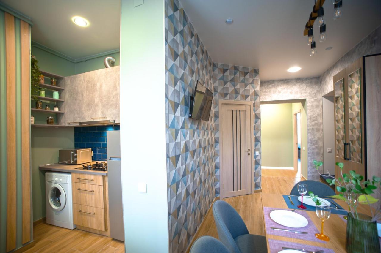 3 Bedroom, 2 Bathroom Apartment Near Forum לבוב מראה חיצוני תמונה