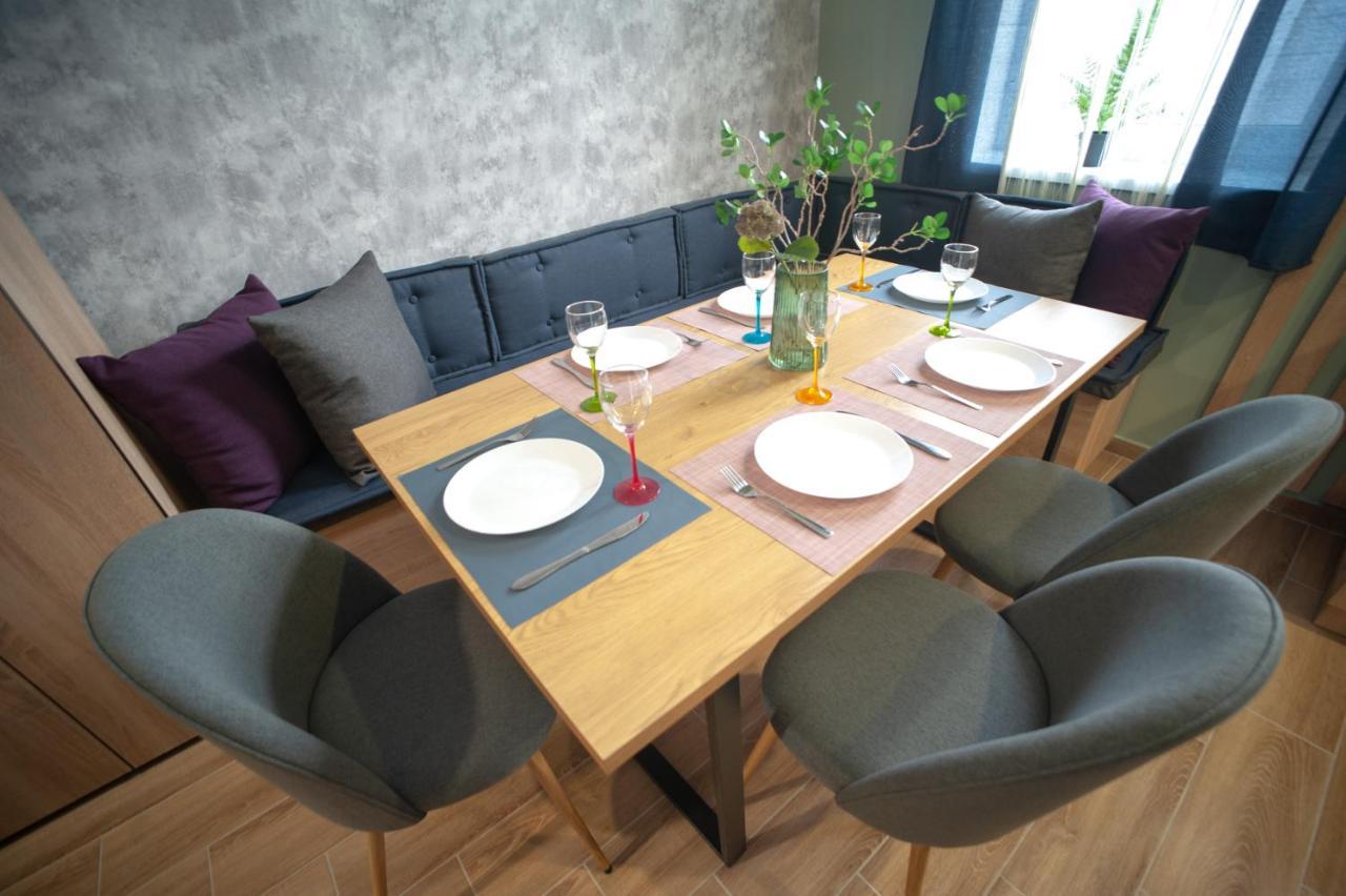 3 Bedroom, 2 Bathroom Apartment Near Forum לבוב מראה חיצוני תמונה